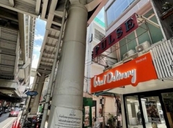POR4558 ให้เช่า อาคารตึกหัวมุม ติด BTS พญาไท ริมถนนพญาไท หน้าปากซอยโกลิต ถนนพญาไท เฉพาะชั้น 2,3,4 และดาดฟ้า (จาก 5 ชั้น) 240 ตรม. 