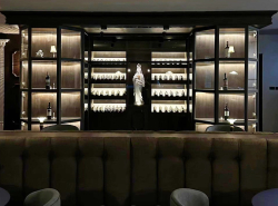 เซ้งธุรกิจ Bar Bistro ติดBTSพระโขนง ทางออก1 ตึกเดียวกับ MaxValu Tanjai ข้างโรงแรม Jasmine Resort ร้านสไตล์ยุโรป