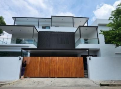 C4630 ให้เช่าโฮมออฟฟิศ 3 ชั้น พื้นที่ 730 ตรม. ถนนสุขุมวิท71 ซอยปรีดีพนมยงค์ ใกล้ทางด่วน ใกล้ BTS พระโขนง