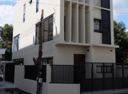 Me54ขายและให้เช่าบ้านเดี่ยว 3 ชั้น ซอยลาดพร้าว48 ซอยทะลุถนนสุทธิสาร ใกล้รถไฟฟ้าสถานีภาวนา ใกล้MRTสุทธิสาร