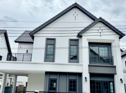 NTG813 ขาย บ้านเดี่ยว เซนโทร บางนา  บ้านเลขที่สวยเลขมังกร ใกล้สวนสนามเด็กเล่น ทำเลดี ติด Mega Bangna