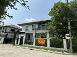 ขายด่วนบ้านเดี่ยว 2 ชั้น 81 ตรว. เศรษฐสิริ พัฒนาการ ซอยพัฒนาการ 87  สไตล์ Modern แปลงมุม ใกล้สวน พร้อมสระว่ายน้ำ