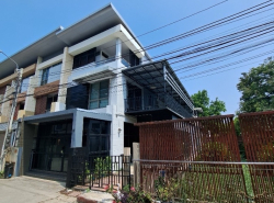 NTG672 ให้เช่า ทาวน์โฮม 3 ชั้น Motown หลังมุมริมน้ำ MRTเซนทรัลแจ้ง ตกแต่งแล้ว เหมาะทำออฟฟิศ อยู่อาศัย