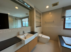 ST12703 - The Crest Ruamrudee - BTS Phloenchit