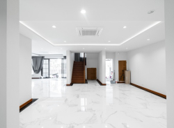 รถมือสอง อสังหาริมทรัพย์ บ้าน ปี 0 