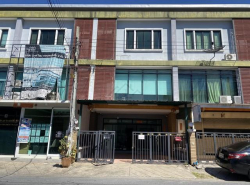 ขายทาวน์เฮาส์ 3 ชั้น ย่านนวมินทร์ ซอยนวมินทร์ 74 ใกล้ตลาดปัฐวิกรณ์