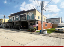 ขายทาวน์โฮม เนื้อที่ 24.2 ตร.ว ม.โกลเด้นทาวน์ 2 บางแค  หลังมุม ต่อเติม