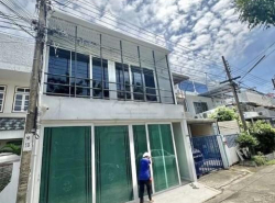 ขายทาวน์โฮม 2 ห้อง พื้นที่ 240 ตรม หน้ากว้าง 8 เมตร ซ.นวมินทร์ 67