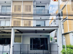 หมู่บ้าน อีโคสเปซ เกษตร-นวมินทร์ ทาวน์โฮม หลังมุม รีโนเวทใหม่ พร้อมเข้าอยู่