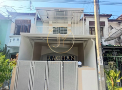 ขายด่วน ทาวน์เฮ้าส์ 2 ชั้น รีโนเวทใหม่ทั้งหลัง หมู่บ้านนันทิชา2  