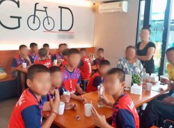 เซ้งโครงสร้าง ร้านอาหาร ย่านลาดพร้าว ใกล้MRTมหาดไทย เปิดมากว่า 8 ปี ฐานลูกค้าแน่น จอดรถได้ถึง 13 คัน