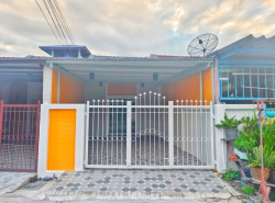 ทาวน์เฮ้าส์ชั้นเดียว บ้านรีโนเวท ใกล้นิคมอมตะนคร พร้อมให้คำปรึกษา​เครดิต​ก่อนการตัดสินใจซื้อ