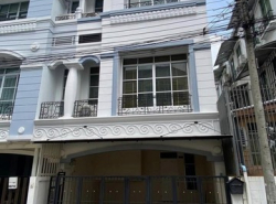 MT66 Rent เช่า ทาวน์โฮม หลังมุม หมู่บ้านกลางเมือง ลาดพร้าว โยธินพัฒนา ใกล้ Central EastVille