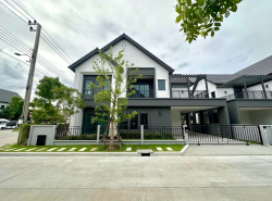 NTG684 ให้เช่า บ้านใหม่ไม่เคยเข้าอยู่ เซนโทร บางนา ทรงใหม่ล่าสุด Angelo หลังเมกา บางนา เพียง800เมตร  บ้านใหญ่สุด หลังมุม วิวสวน