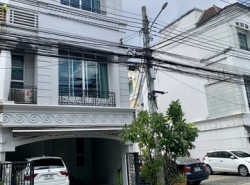 S2560  ให้เช่าทาวน์โฮม 3 ชั้น โครงการบ้านกลางเมืองลาดพร้าว โยธินพัฒนา หลังมุม ใกล้เซ็นทรัลอีสต์วิลล์