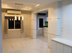 บ้านเดี่ยว 2 ชั้น บ้านสวย แปลงหัวมุม ดิเอ่อบาน่า1  