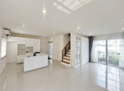 บ้าน โกลเด้น นีโอ สาทร 4Bedroom4ห้องน้ำ 14500000 BAHT. ใกล้กับ - Hot! หน้าบ้านไม่ชนกับใคร เป็นบ้านหลังเดียวในซอย ให้ความเป็นส่วนตัวสูง