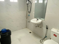 ให้เช่า ทาวน์โฮม 2 ชั้น แถวสี่แยกสามพร้าว ใกล้โบ๊เบ๊  200 ตรม 22.5 ตรว