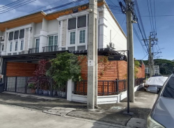ขายทาวน์โฮม 2 ชั้น โครงการโกลเด้นทาวน์ 2 ลาดพร้าว-เกษตรนวมินทร์ ซอยนวมินทร์ 42 หลังริม มีพื้นที่ด้านข้าง