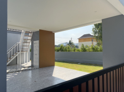 ขาย บ้านเดี่ยว มีสระว่ายน้ำและดาดฟ้า The Jade Pool Villa 174 ตรม 69.6 ตรว วิวสวย ใกล้ถนนใหญ่