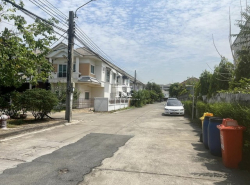ขายบ้านเดี่ยว 2 ชั้น หมู่บ้านอยู่สุข 2  ถนนสรงประภา 48 ตรว. ติดสวน หน้าบ้านกว้าง เหมาะสำหรับอยู่อาศัย