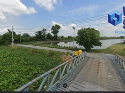 ขายที่ดินเปล่า เนื้อที่ 3-1-72.7 ไร่ ที่ดินติดถนนเลียบคลองกาหลง ย่านบางบ่อ ปัจจุบันเป็นบ่อปลา สามารถถมได้