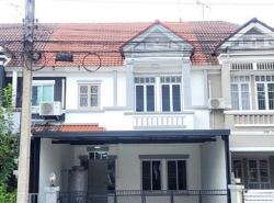 ขายด่วน ทาวน์เฮ้าส์ 2 ชั้น บ้านปิยวรารมย์ คลอง 4 รีโนเวทใหม่ทั้งหลัง พร้อมอยู่ 2.39 ล้านบาท
