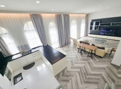 BH2920 ให้เช่า Townhouse 3ชั้นครึ่ง หมู่บ้านกลางกรุงแกรนด์เวียนนา พระราม3 หน้ากว้าง 11เมตร 5ห้องนอน 425ตรม.