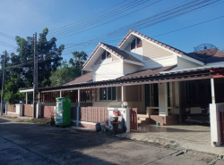 บ้านแฝดชั้นเดียว สไตล์บ้านเดี่ยว  บ้านอยู่สบาย เฟส1 พานทอง ชลบุรี