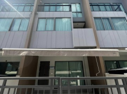 ให้เช่าทาวน์โฮม 3 ชั้น 3 ห้องนอน บ้านกลางเมือง พระราม9-กรุงเทพกรีฑาตัดใหม่ ถนนกาญจนาภิเษก 23  