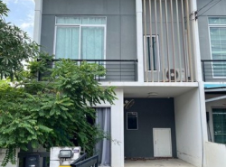 ขาย บ้านพฤกษา 86/2 ลาดกระบัง-สุวรรณภูมิ  ซอยลาดกระบัง  54 หลังมุม-ที่ดินเยอะ