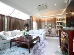 EPL-HR3538 ให้เช่า บ้านเดี่ยว 2ชั้น  ซอยนวมินทร์ 42 หมู่บ้าน แกรนดิโอ ลาดพร้าว-เกษตรนวมินทร์ เนื้อที่ 60 ตารางวา พื้นที่ใช้สอย 180 ตารางเมตร