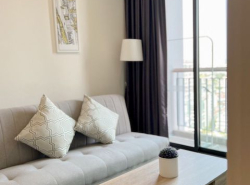 Rhythm Sukhumvit 42 Private quiet comfortable 18th floor BTS Ekkamai