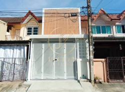 ขายด่วน ทาวน์เฮ้าส์ 2 ชั้น รีโนเวทใหม่ ซ.นนทบุรี 42