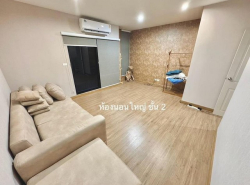 ปล่อยเช่าทาวน์โฮม 3 ชั้น Patio Srinakarin - Rama 9 ย่านกรุงเทพกรีฑา ตกแต่งสไตล์มินิมอล อนุญาตให้เลี้ยงสัตว์(เล็กๆ)ได้