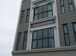 ให้เช่าทาวน์โฮม 3 ชั้น ม.Eternity Town Primrose วัชรพล เนื้อที่ 36 ตรว. บ้านหลังมุมสุดซอย
