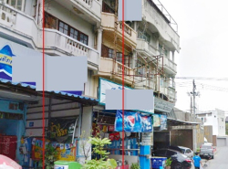 นวมินทร์ 107-113 อาคารพาณิชย์ 2.5 ชั้น รร.นานาชาตินีวา 1.3 กม.  ใกล้หมู่บ้าน1000หลัง  2-3นอน 2 น้ำ 26 ตร.วา.224 ตร.ม.เหมาะทำการค้า ใ