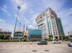 รหัสC6326 ให้เช่าอาคาร 5ชั้น ตั้งอยู่ริมถนนพระราม 3 เหมาะสำหรับทำโชว์รูม คลีนิค ทำเลดีการเดินทางสะดวก