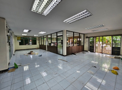 รถมือสอง อสังหาริมทรัพย์ สำนักงาน ปี 0 