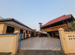 ขายด่วนหอพัก 1 ชั้น 8 ห้อง พร้อมบ้าน 1 หลัง ย่านหนองหอย ใจกลางเมืองใกล้สนามบิน เดินทางสะดวก ต.หนองหอย อ.เมือง จ.เชียงใหม่