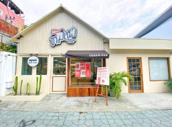 เซ้งร้านบางแสน อาหาร-คาเฟ่ ริมถนน ทางลงหาดบางแสน ติดม.บูรพา ถนนเส้นหลัก ตรงข้ามห้างแหลมทอง