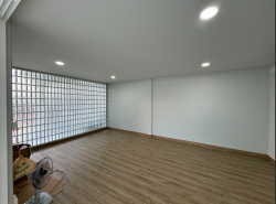 ขายบ้านเดี่ยว ในโครงการ ซอยบางนา-ตราด 39 บ้านสร้างใหม่ สไตล์โมเดิร์น 