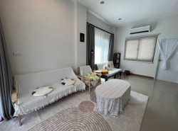 ทาวน์โฮม 2 ชั้น สไตล์โมเดิร์นเทโร โครงการ อรสิรินวิลล์ ดอนจั่น 
