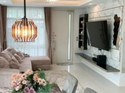 ให้เช่าบ้านเดี่ยว มัณฑนาศรีนครินทร์-ร่มเกล้า 3 ห้องนอน 3ห้องน้ำ เฟอร์นิเจอร์ครบครันพร้อมเข้าอยู่