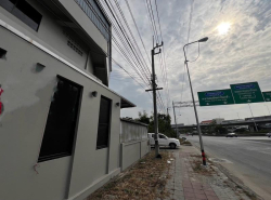 EPL-BR1261 ให้เช่าอาคาร 3 ชั้น ทำเลดี ติดถนนราชพฤกษ์-บรมราชชนนี ใกล้ BTS บางหว้า พื้นที่ใช้สอย: ประมาณ 850 ตร.ม.ห้องน้ำ: 4 ห้อง