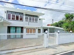 ขายบ้านพักตากอากาศ โซนสันป่าตอง 3.74 ล้าน 91 ตรว. 4 นอน 3 น้ำ บ้าน 2 ชั้น สไตล์ Local house บ้านหัวมุม น้ำไม่ท่วม เหมาะสำหรับผู้สูงอายุ