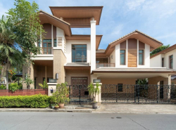 ให้เช่า บ้านเดี่ยว Pool Villa แสนสิริ สุขุมวิท 67 เพียง 5  นาที ไป BTS เอกมัย