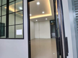 รถมือสอง อสังหาริมทรัพย์ สำนักงาน ปี 0 