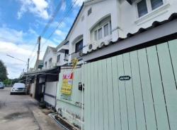 ขายถูกทาวน์เฮ้าส์ 2 ชั้นหลังริมวิวสวน ขนาด 22 ตร.วา หมู่บ้านชมดาว ใกล้นิคมสินสาคร โคกขาม พันท้ายนรสิงค์ สมุทรสาคร  ZW464