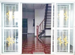 ประชาอุทิศ86-96 ตลาดประชาอุทิศ 90 2กม. ให้เช่าทาวน์เฮ้าส์ 2 ชั้น 19ตรว. 143ตรม. แหล่งชุมชน 2นอน 2น้ำ 2จอดรถ 1แอร์ เข้า-ออกได้หลายทาง